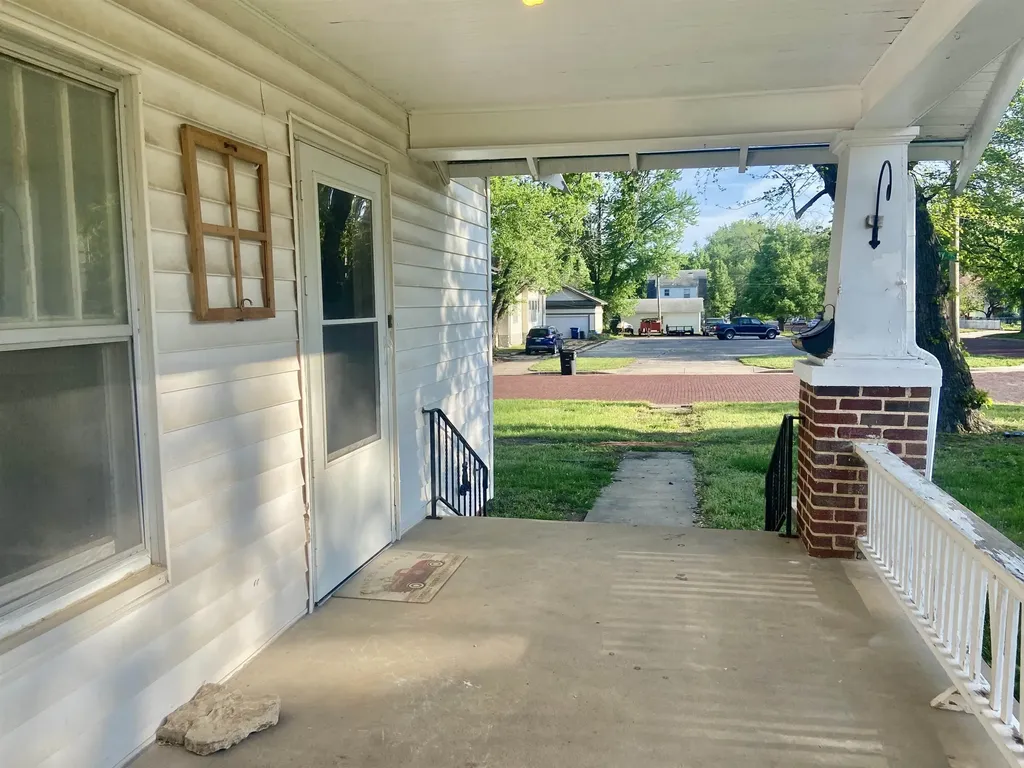 200 E Broadway Avenue Augusta KS 67010