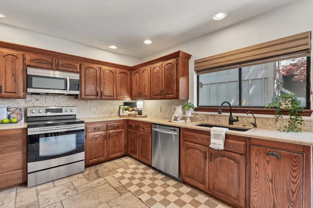 7700 E 13th Street N Wichita KS 67206-1289