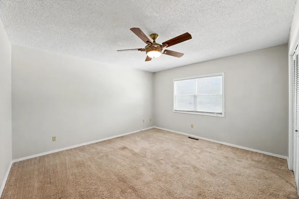 4051 Clarendon Bel Aire KS 67220