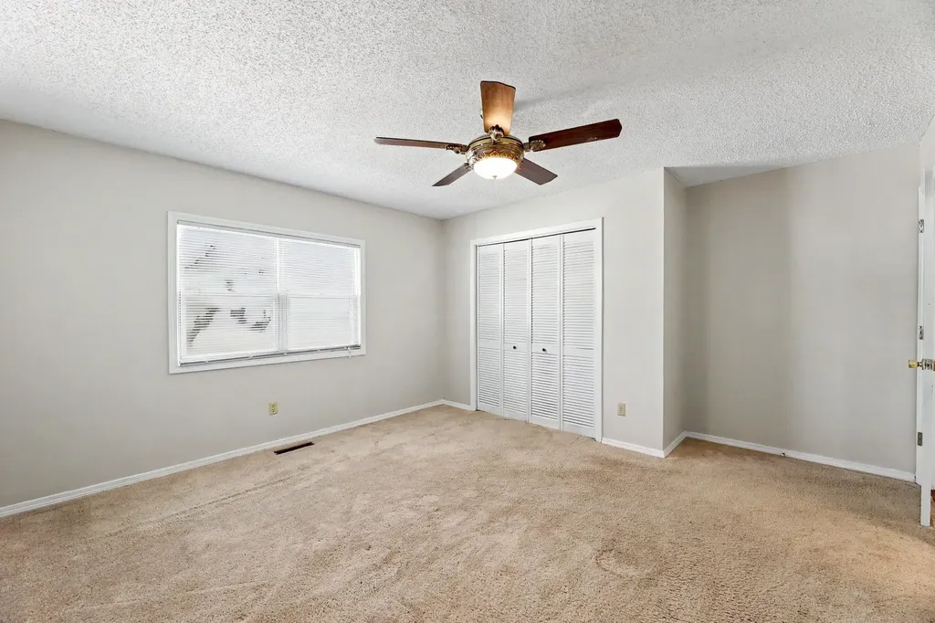 4051 Clarendon Bel Aire KS 67220