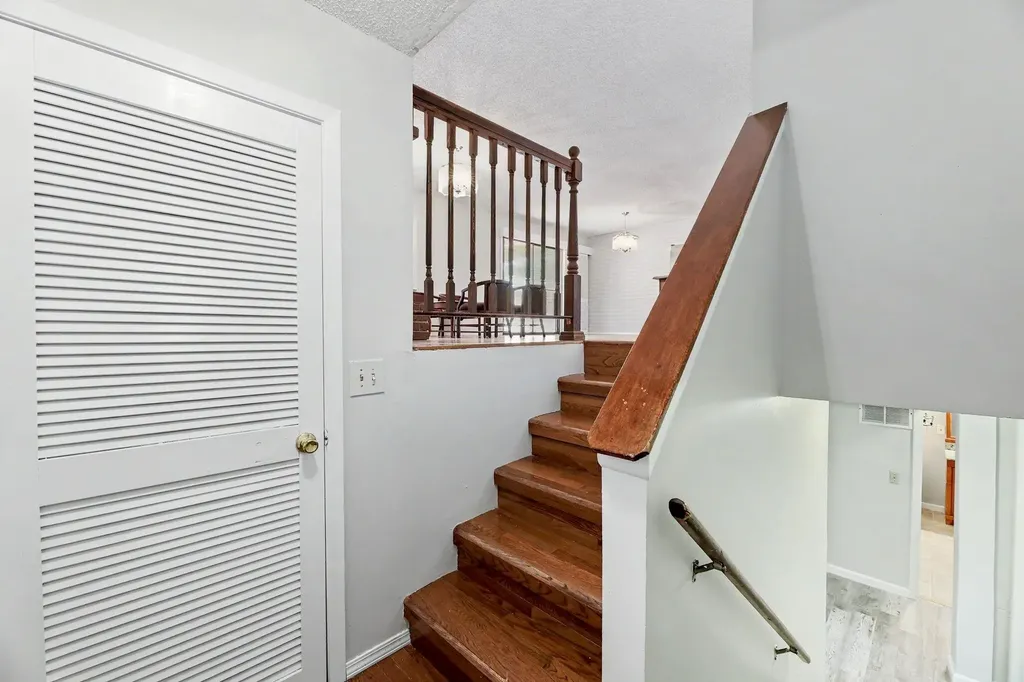 4051 Clarendon Bel Aire KS 67220