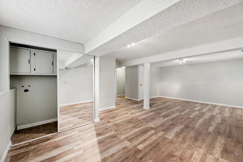 4051 Clarendon Bel Aire KS 67220