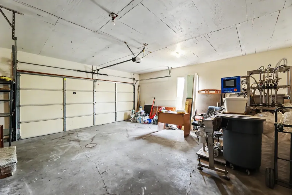 4051 Clarendon Bel Aire KS 67220