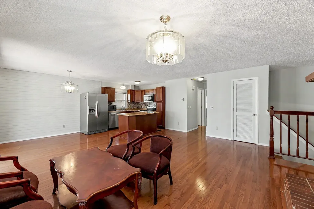 4051 Clarendon Bel Aire KS 67220