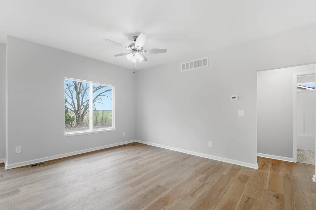 907 W 17th Harper KS 67058