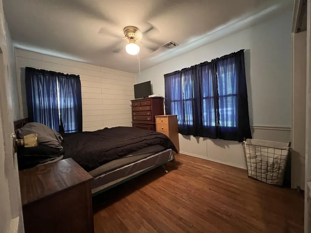 2016 Loomis Street Winfield KS 67156