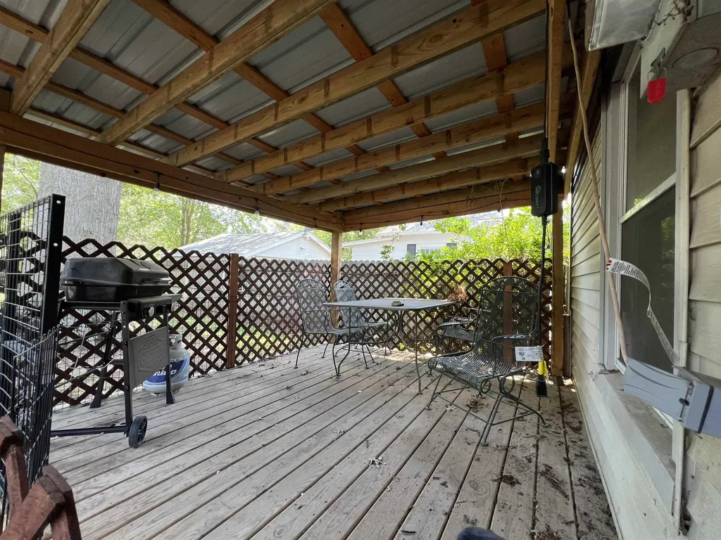2016 Loomis Street Winfield KS 67156