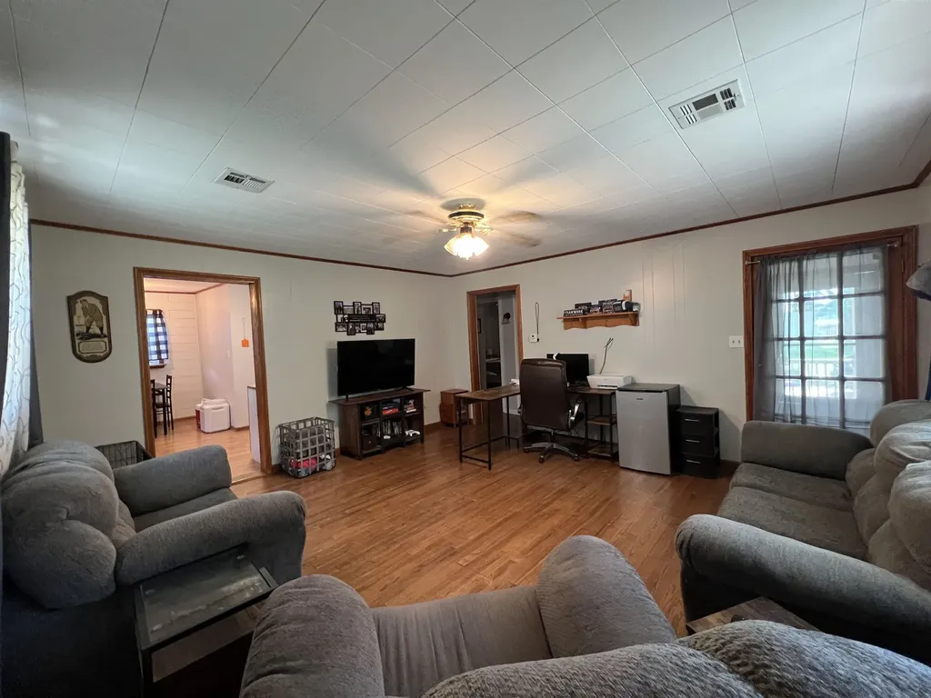 2016 Loomis Street Winfield KS 67156