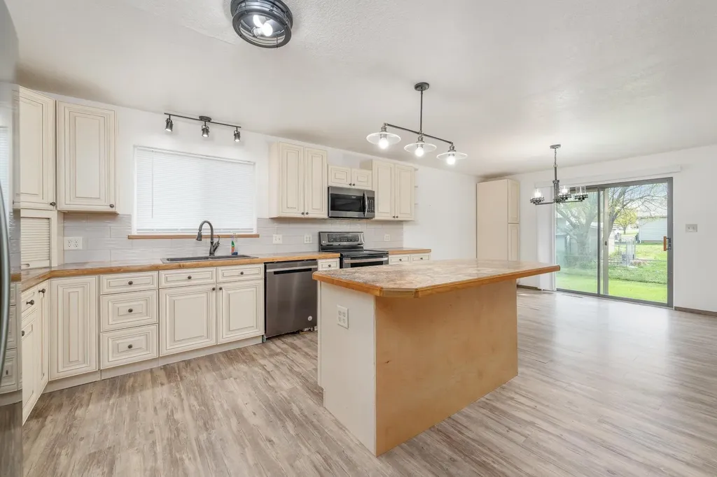 360 N Wichita Street Benton KS 67017