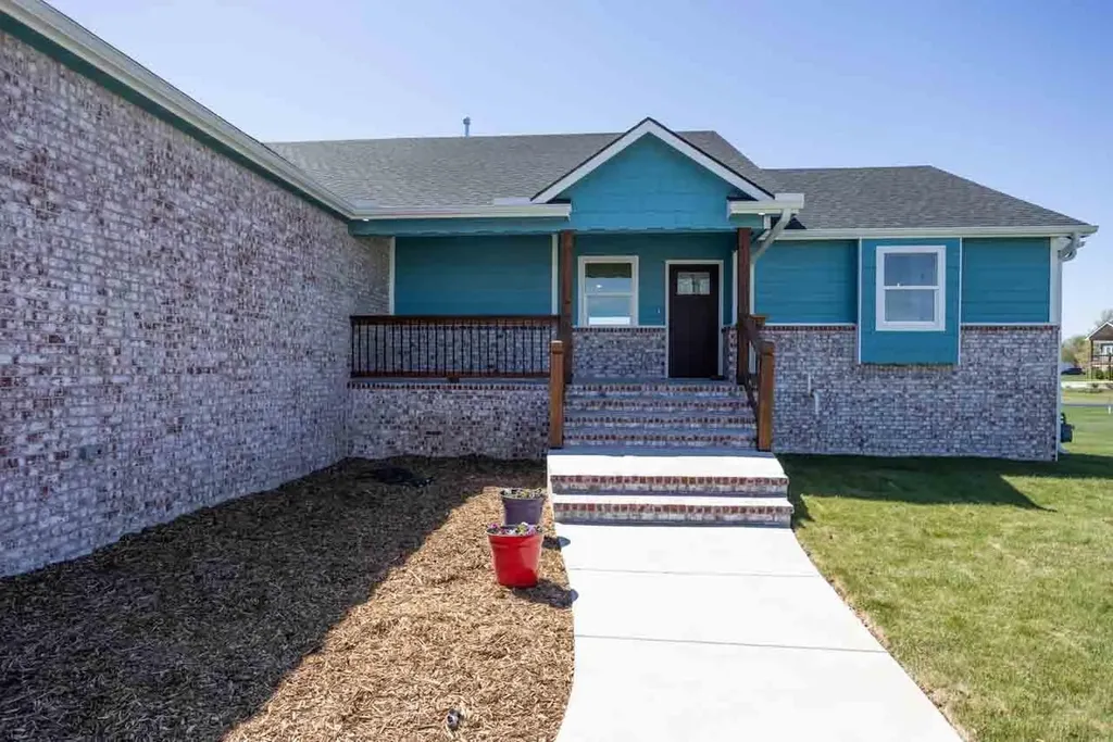 464 S Stoney Creek Street Clearwater KS 67026