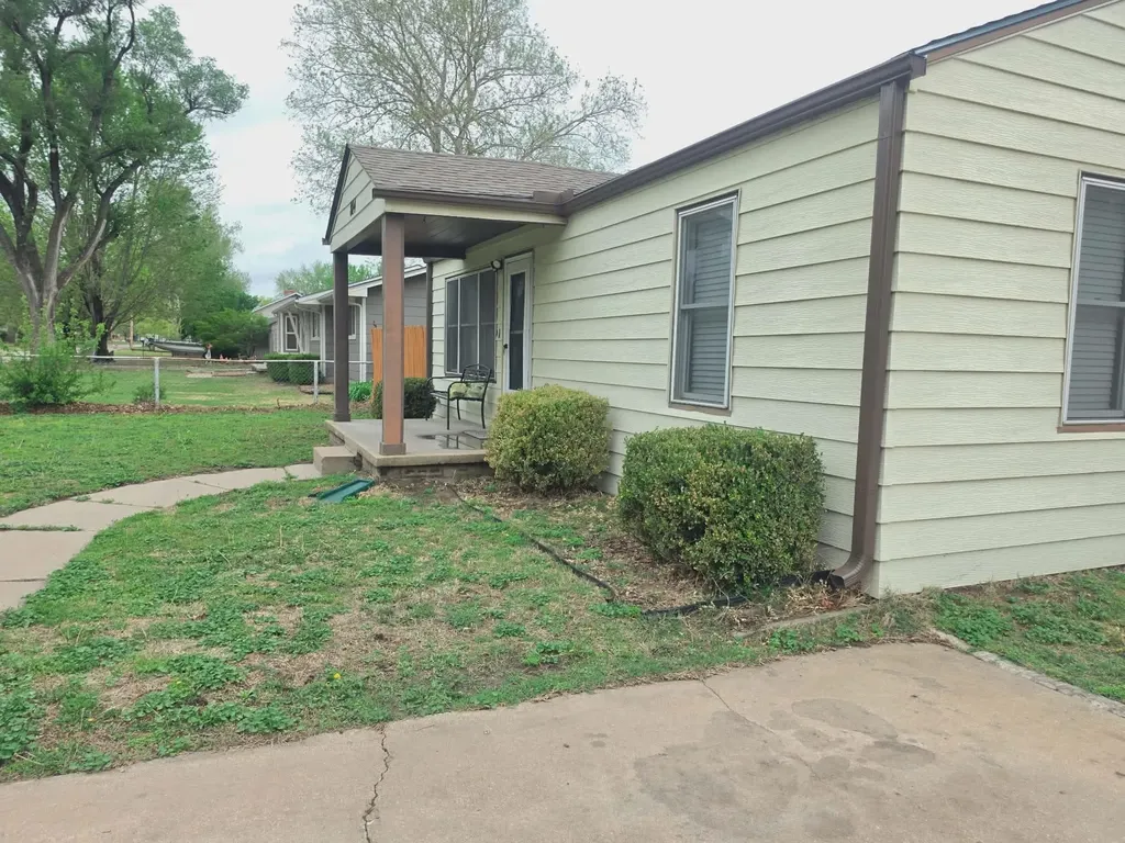 814 N Clara Street Wichita KS 67212