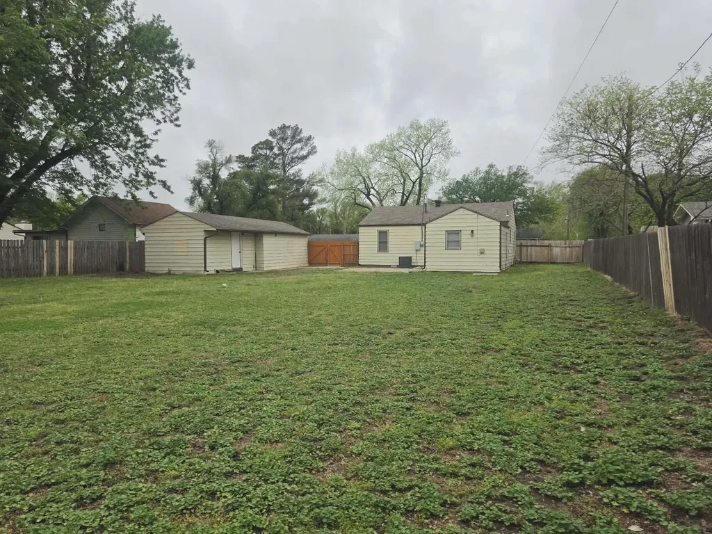 814 N Clara Street Wichita KS 67212