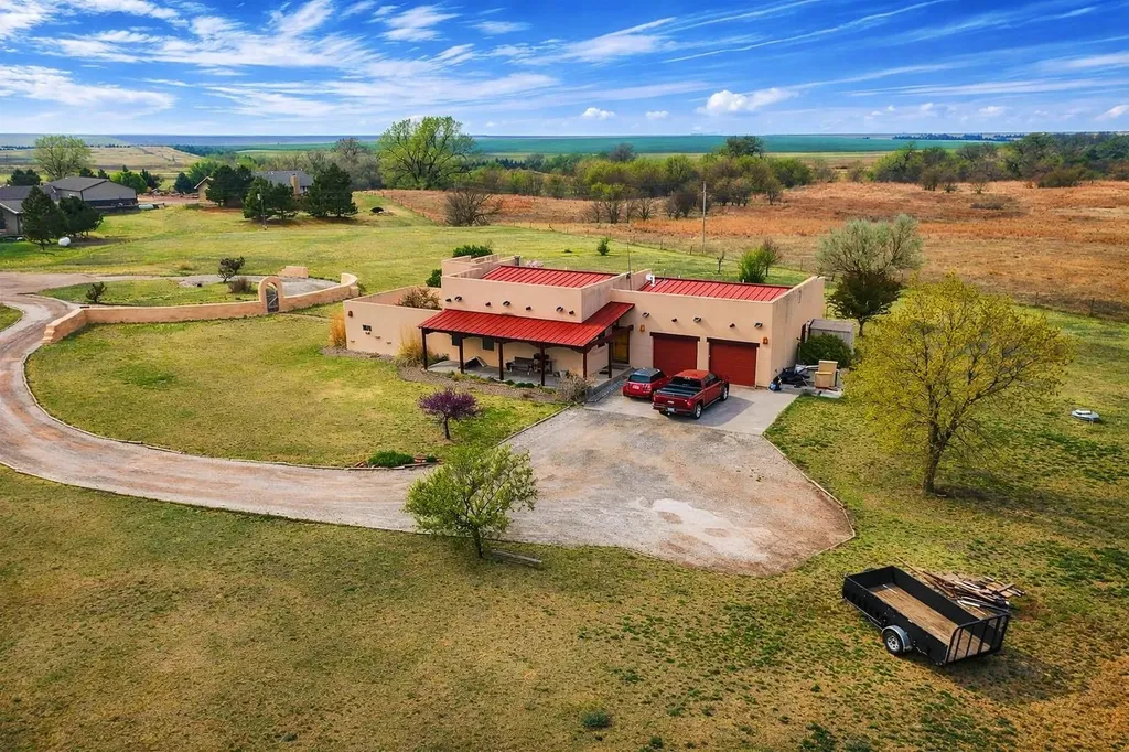 10554 Brenton Court Dodge City KS 67801