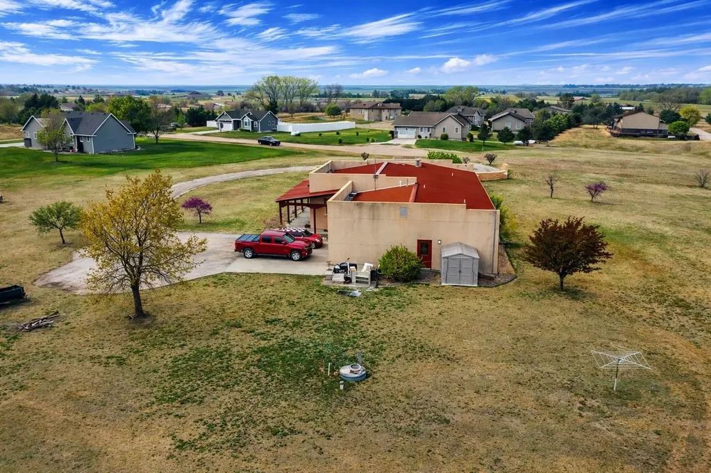 10554 Brenton Court Dodge City KS 67801
