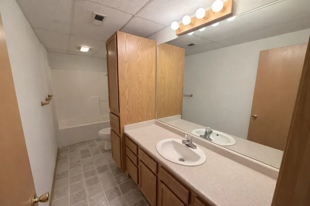 10554 Brenton Court Dodge City KS 67801