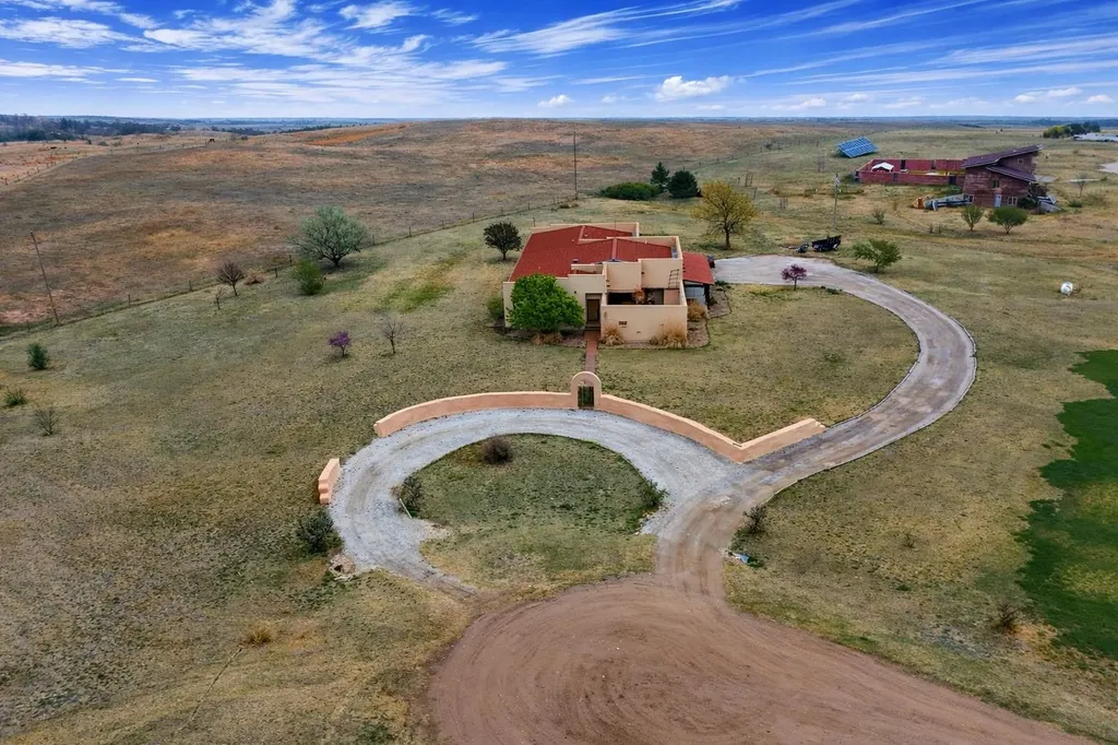 10554 Brenton Court Dodge City KS 67801
