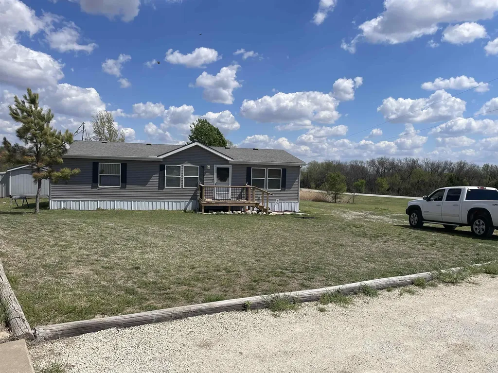 11928 141st Road Winfield KS 67156