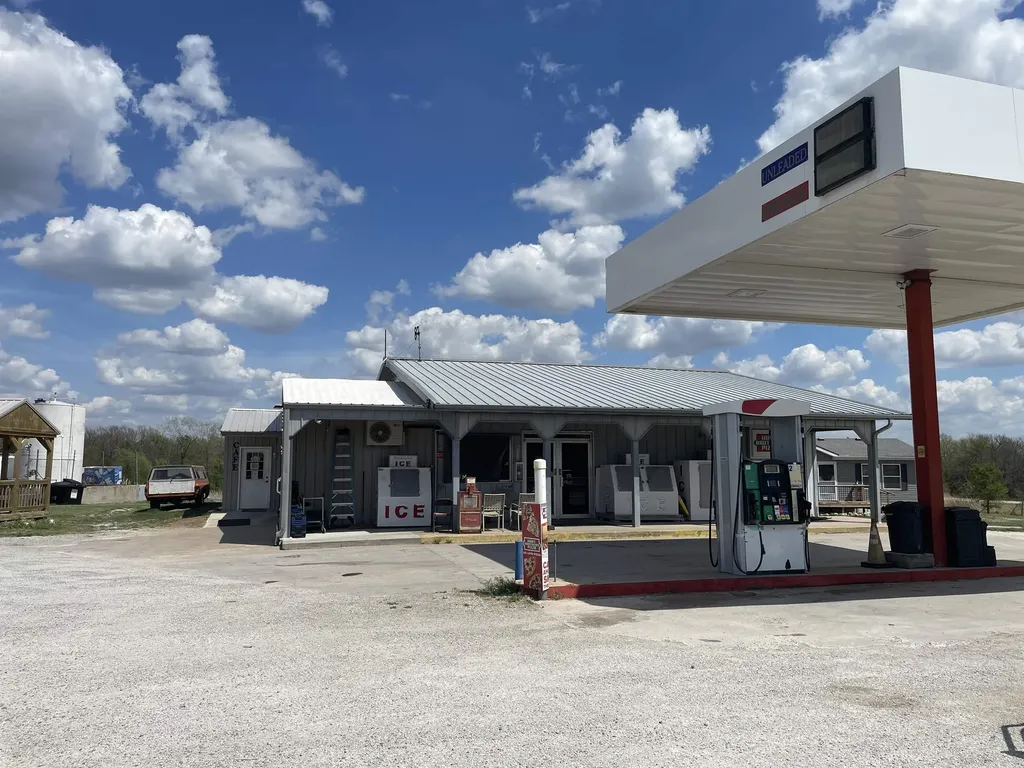 11928 141st Road Winfield KS 67156
