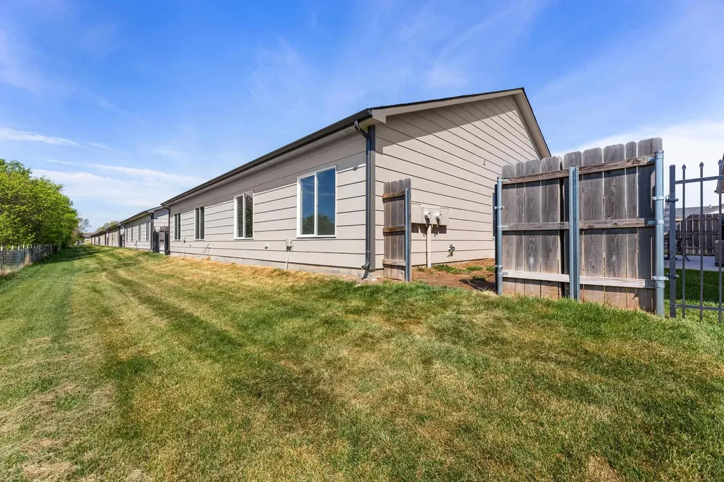 12049 / 12051 W Shadow Lakes Street Maize KS 67205-5261