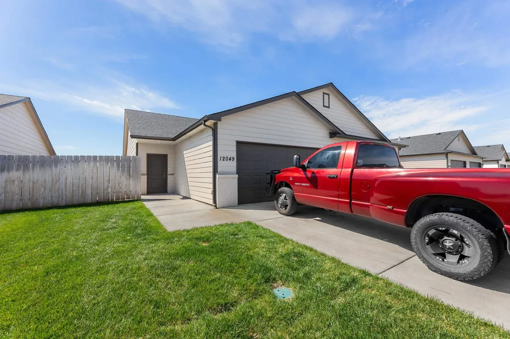 12049 / 12051 W Shadow Lakes Street Maize KS 67205-5261