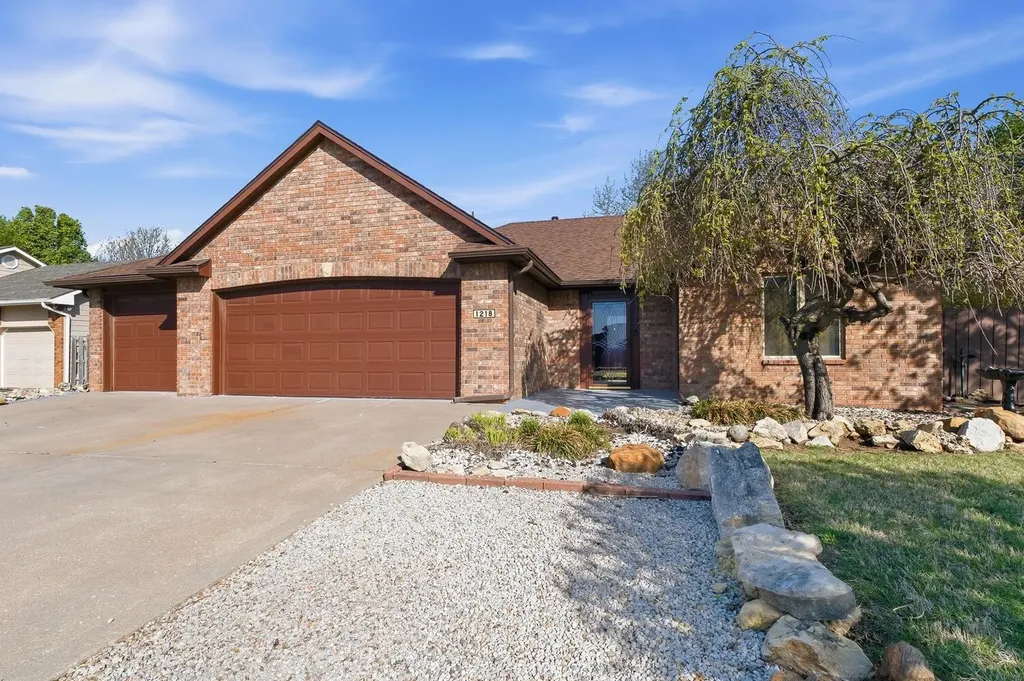 1218 Willowbrook Lane Towanda KS 67144