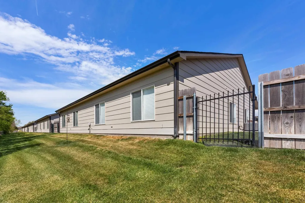 12055 / 12057 W Shadow Lakes Street Maize KS 67205-5261