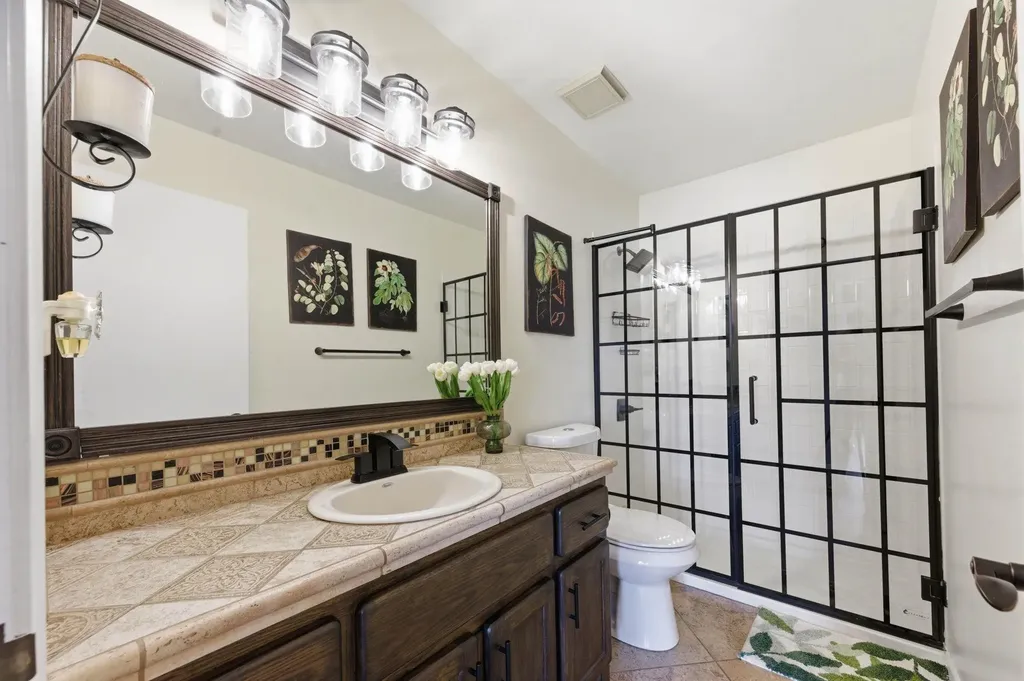 2571 N Greenleaf Court Wichita KS 67226