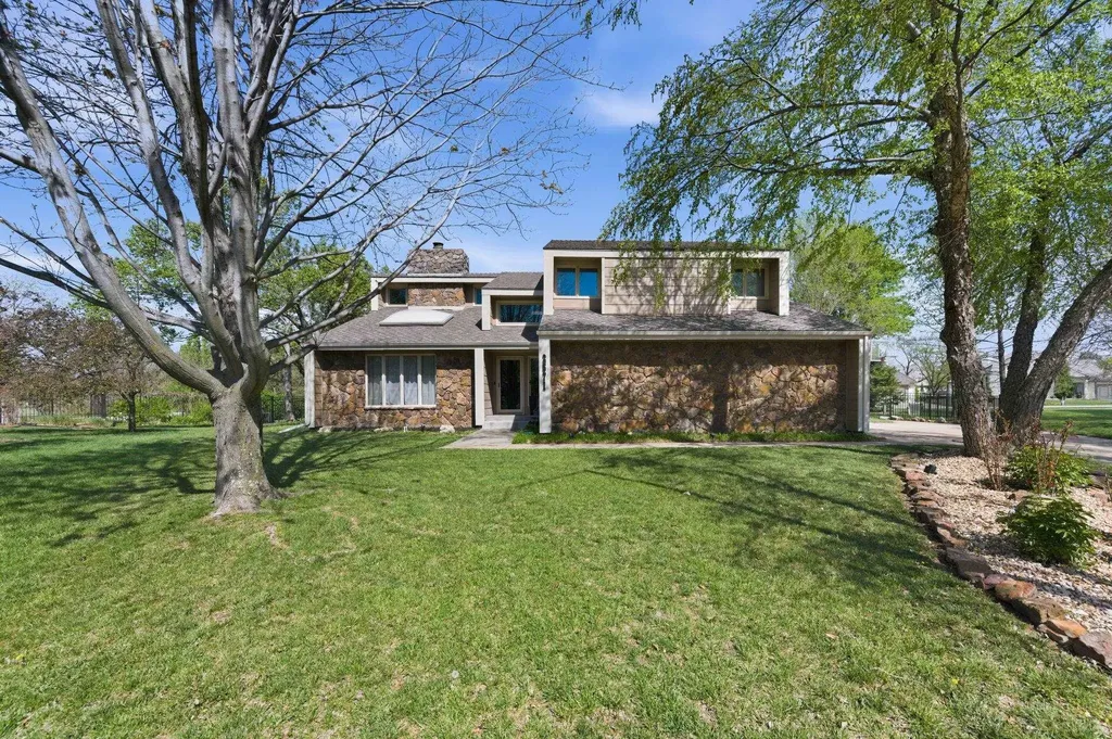 2571 N Greenleaf Court Wichita KS 67226