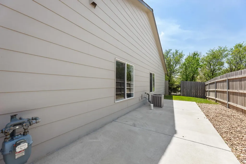 12105 / 12107 W Shadow Lakes Street Maize KS 67205-5261