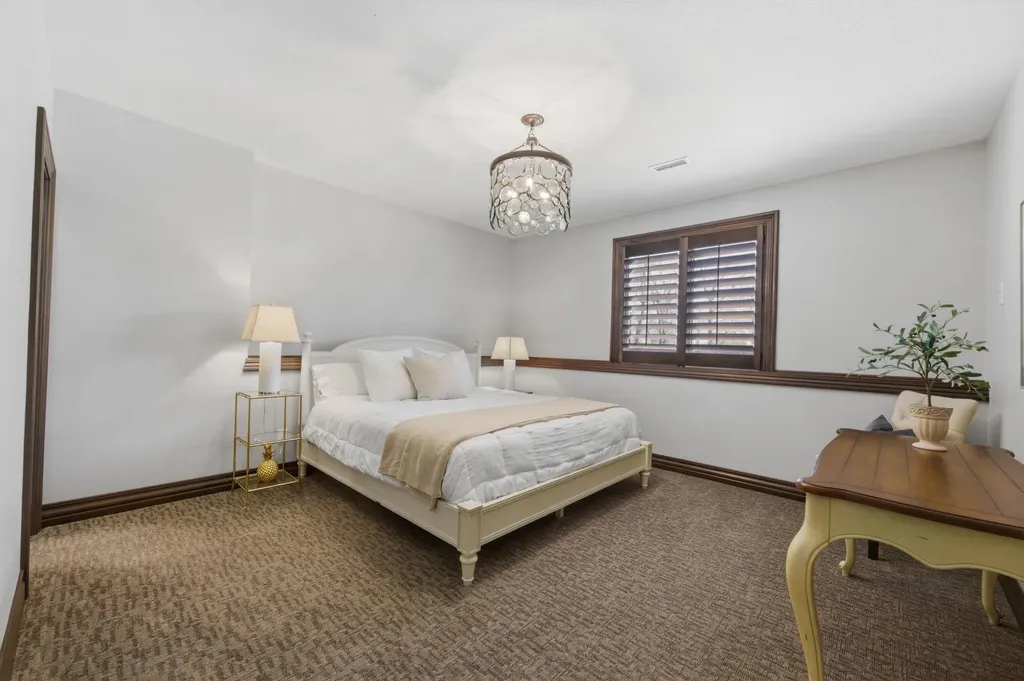 10721 E Crestwood Court Wichita KS 67206