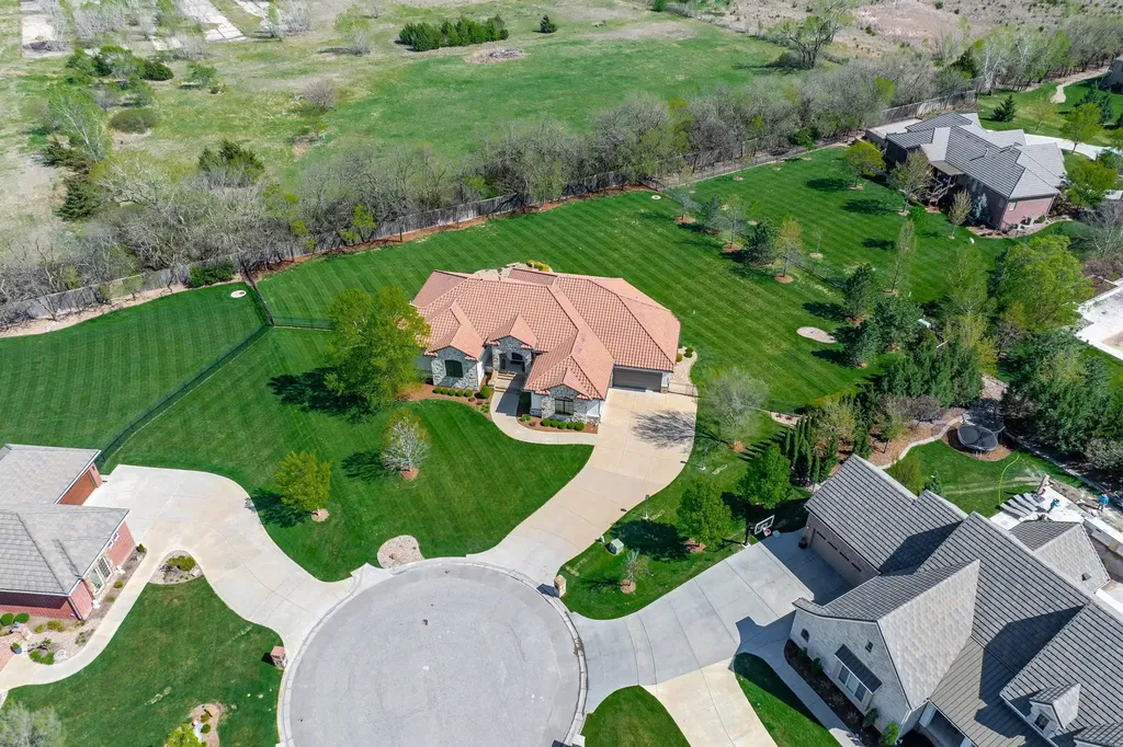 10721 E Crestwood Court Wichita KS 67206