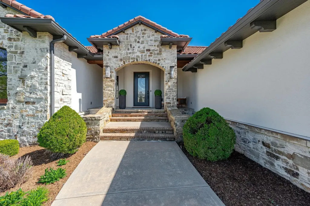 10721 E Crestwood Court Wichita KS 67206