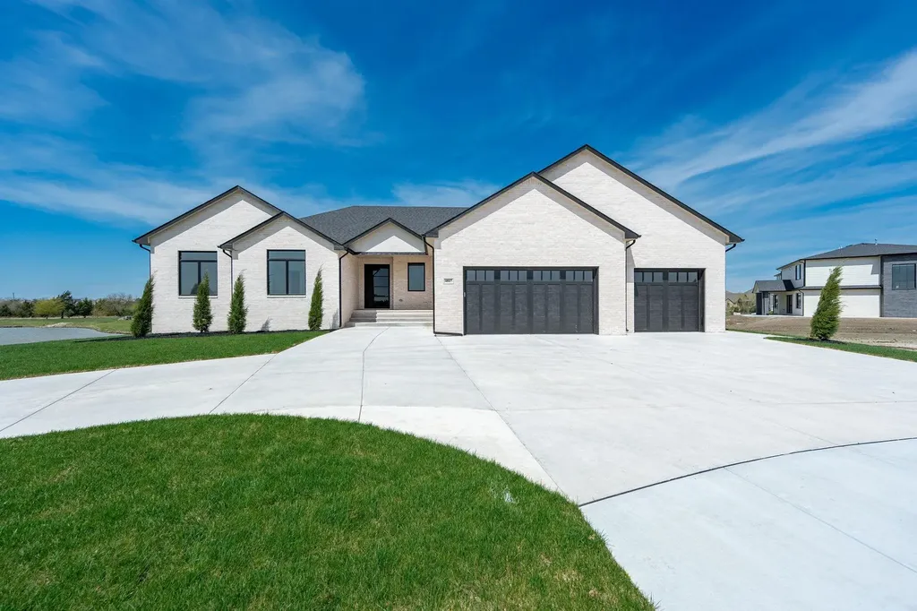 4817 N Bridgewood Court Wichita KS 67226