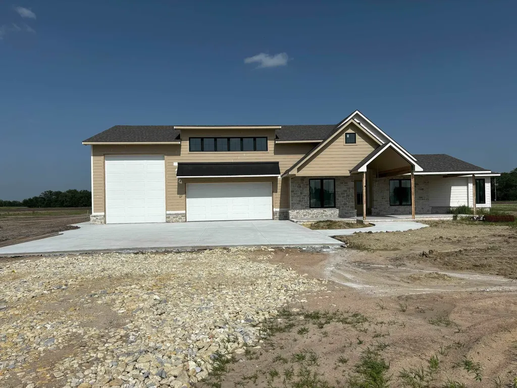 9040 N Isabelle Street Valley Center KS 67147