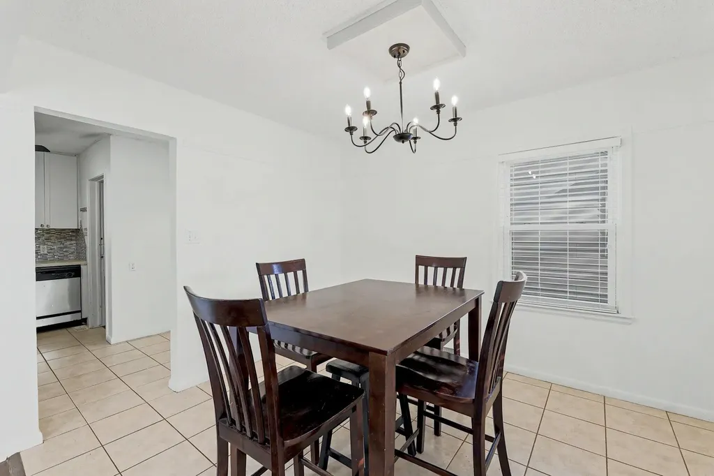 225 S Glendale Wichita KS 67218