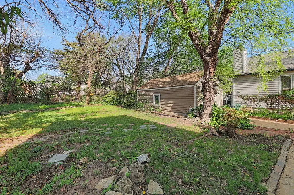 225 S Glendale Wichita KS 67218