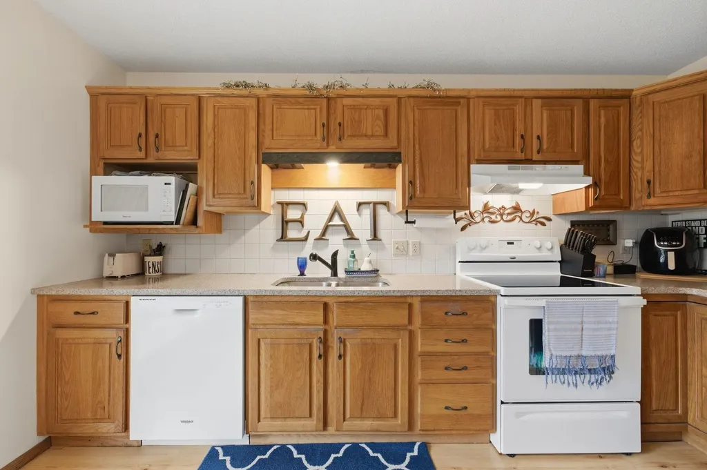 203 E 4th Avenue Cheney KS 67025