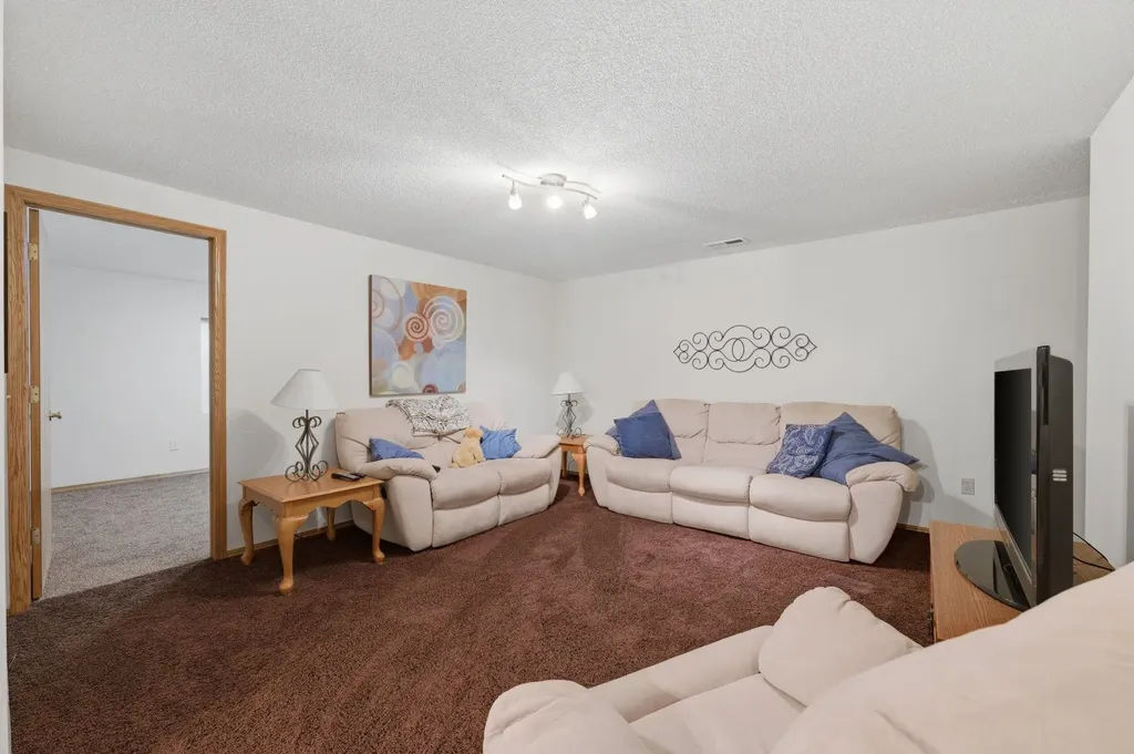 203 E 4th Avenue Cheney KS 67025