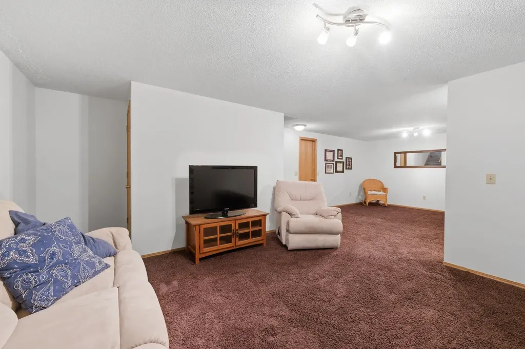 203 E 4th Avenue Cheney KS 67025
