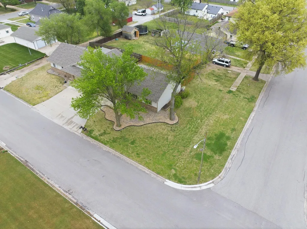 203 E 4th Avenue Cheney KS 67025