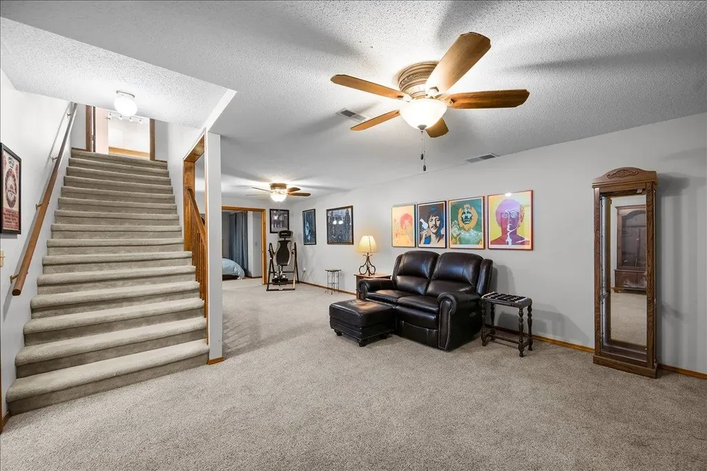 4322 N Ironwood Street Wichita KS 67226