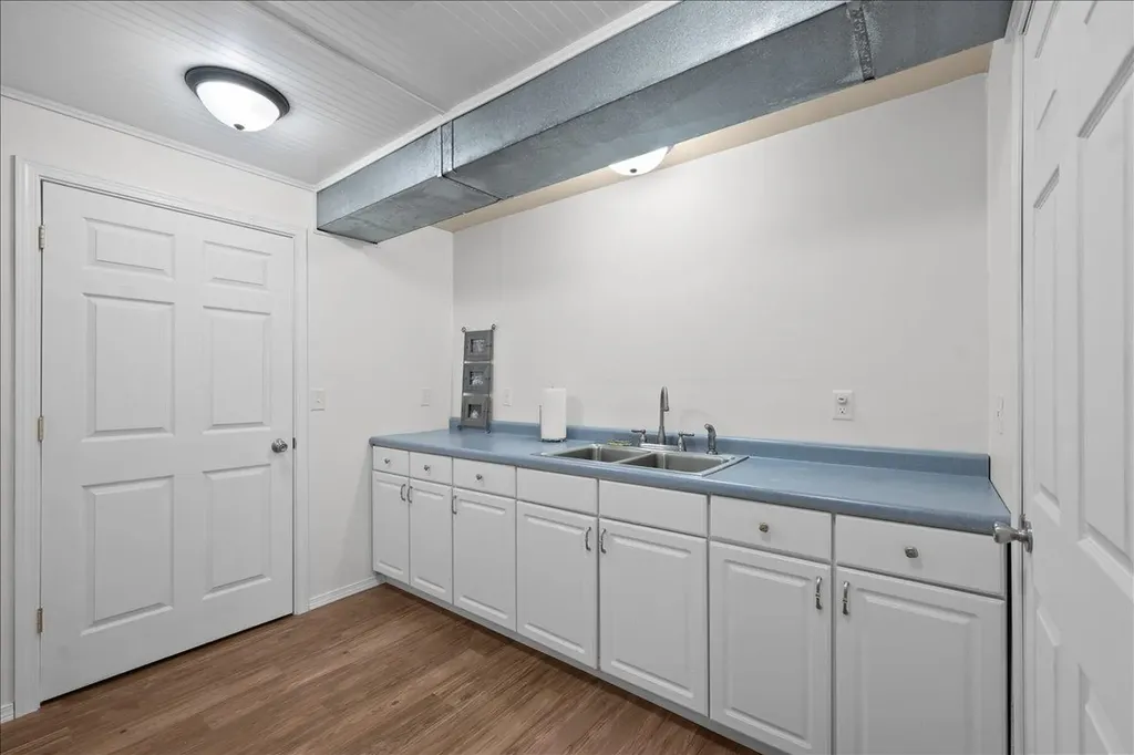 4322 N Ironwood Street Wichita KS 67226