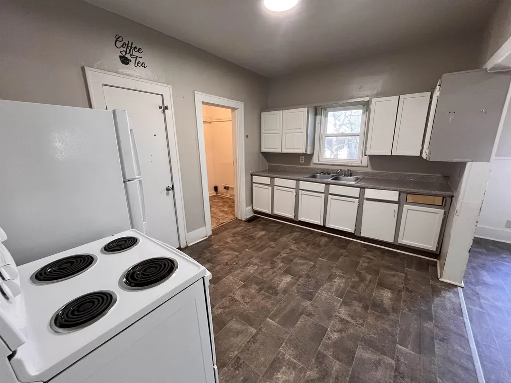 257 N Poplar Avenue Wichita KS 67214