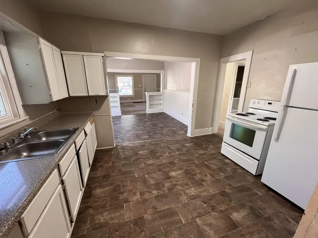 257 N Poplar Avenue Wichita KS 67214