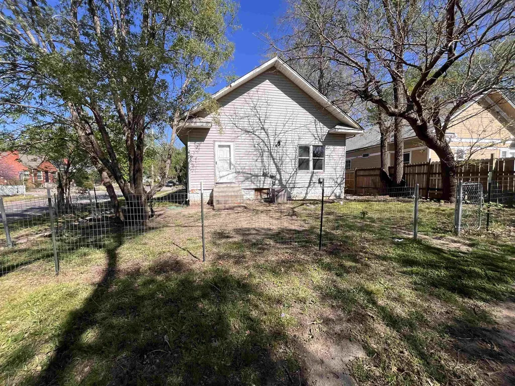 257 N Poplar Avenue Wichita KS 67214