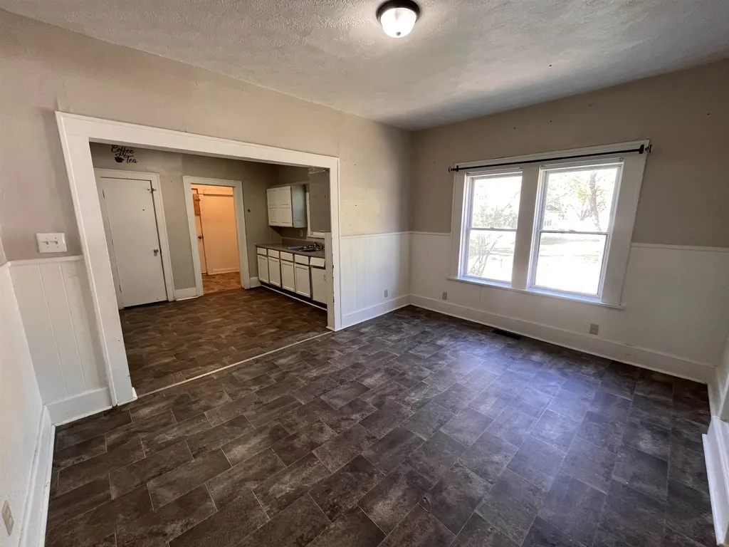 257 N Poplar Avenue Wichita KS 67214