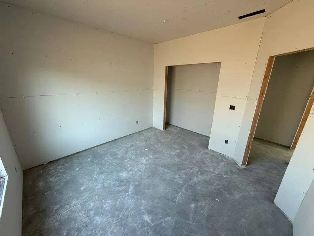 5085 N Toben Drive Bel Aire KS 67226