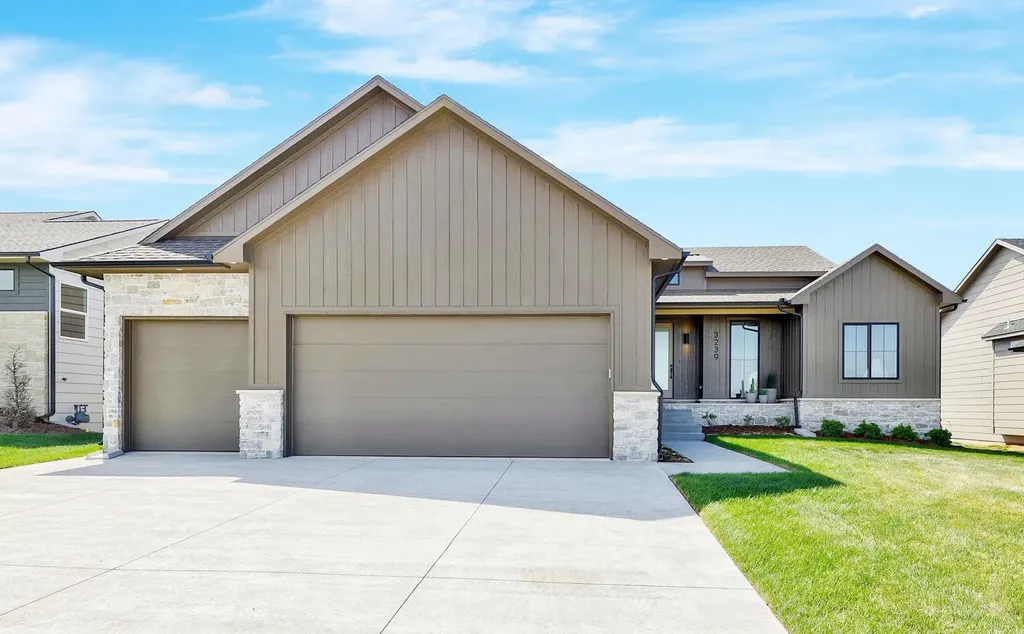 2524 N Emerald Court Andover KS 67002