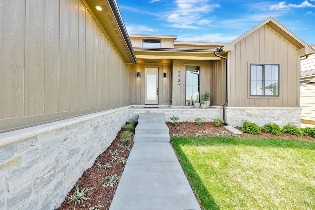 2524 N Emerald Court Andover KS 67002