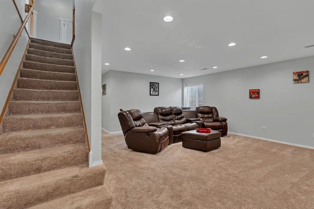 8814 N Ridge Road Valley Center KS 67147
